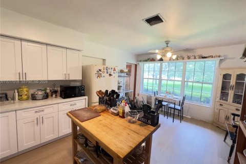 House in Southwest Ranches, Florida 7 bedrooms, 512.36 sq.m. № 2028154 - photo 20