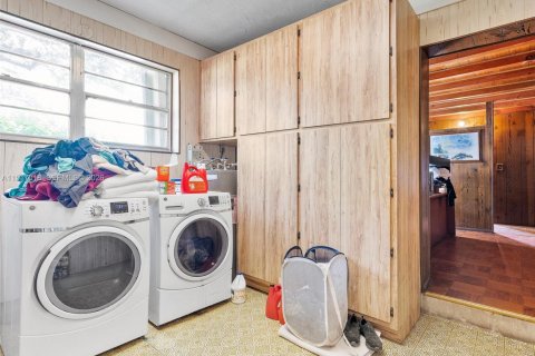 House in Southwest Ranches, Florida 7 bedrooms, 512.36 sq.m. № 2028154 - photo 30