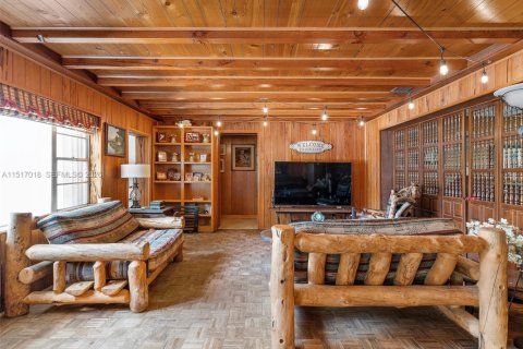 House in Southwest Ranches, Florida 7 bedrooms, 512.36 sq.m. № 2028154 - photo 23