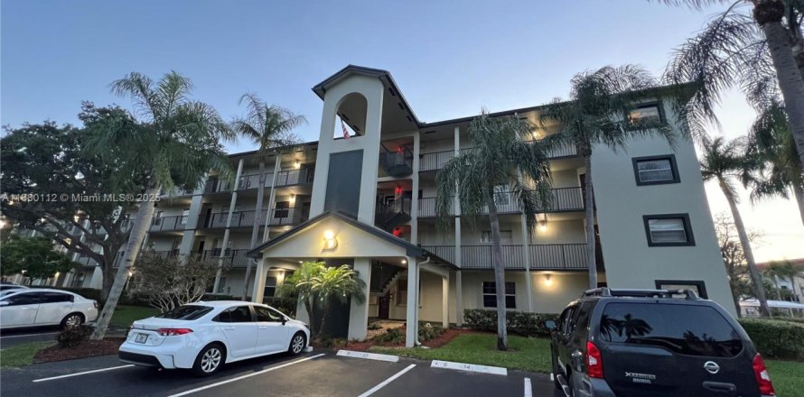 Condo in Pembroke Pines, Florida, 2 bedrooms № 1698731