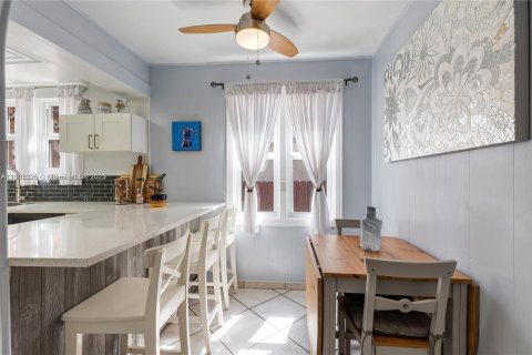 Снять в аренду виллу или дом в Майами, Флорида 3 спальни, 206.24м2, № 1955659 - фото 15