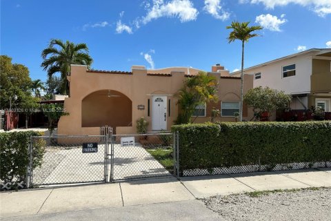 Снять в аренду виллу или дом в Майами, Флорида 3 спальни, 206.24м2, № 1955659 - фото 2