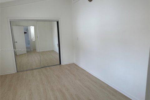 Снять в аренду виллу или дом в Майами, Флорида 3 спальни, 206.24м2, № 1955659 - фото 19