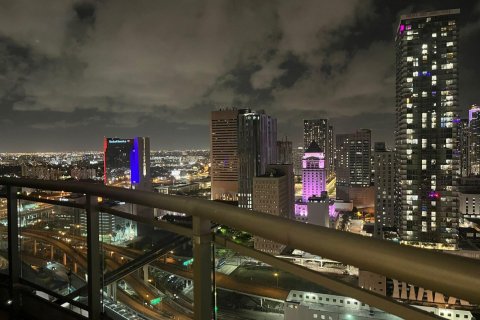 Copropriété à louer à Miami, Floride: 2 chambres, 85.47 m2 № 1224454 - photo 1