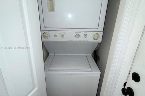 Copropriété à louer à Hialeah, Floride: 1 chambre, 91.23 m2 № 2028671 - photo 28