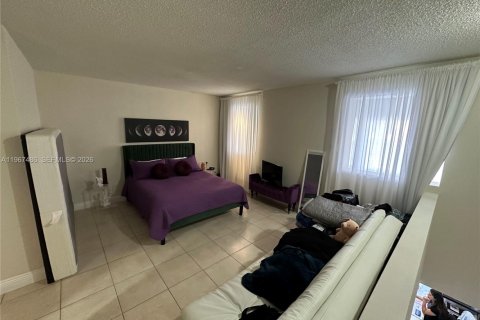 Copropriété à louer à Hialeah, Floride: 1 chambre, 91.23 m2 № 2028671 - photo 11