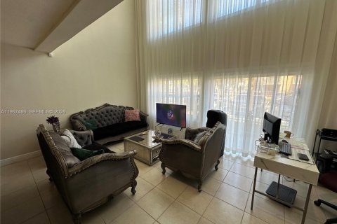 Copropriété à louer à Hialeah, Floride: 1 chambre, 91.23 m2 № 2028671 - photo 8