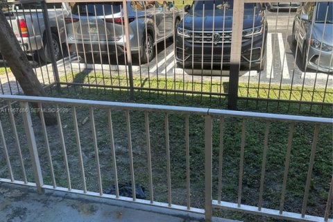 Copropriété à louer à Hialeah, Floride: 1 chambre, 91.23 m2 № 2028671 - photo 20