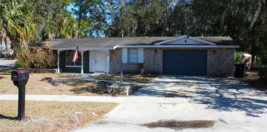 House in Deltona, Florida 2 bedrooms, 120.59 sq.m. № 2109197