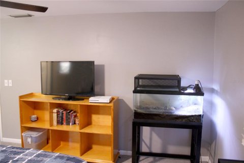 House in Deltona, Florida 2 bedrooms, 120.59 sq.m. № 2109197 - photo 23