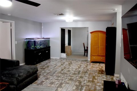 House in Deltona, Florida 2 bedrooms, 120.59 sq.m. № 2109197 - photo 6