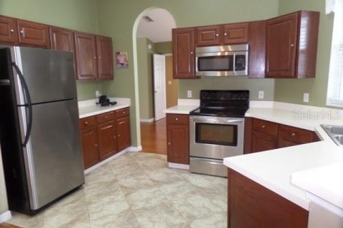 House in Oviedo, Florida 3 bedrooms, 155.89 sq.m. № 2210960 - photo 4