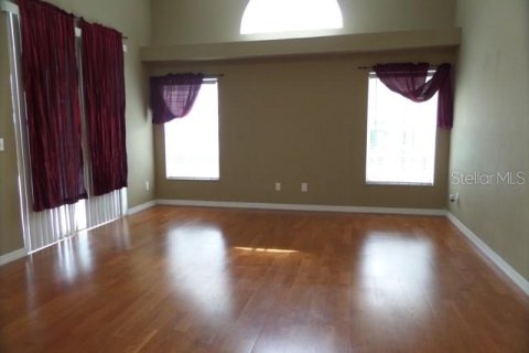 House in Oviedo, Florida 3 bedrooms, 155.89 sq.m. № 2210960 - photo 6