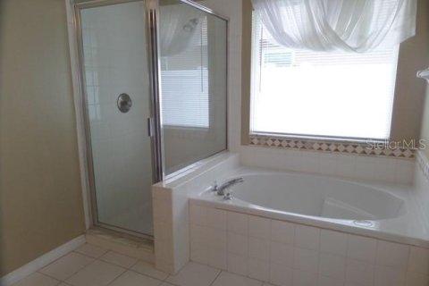 House in Oviedo, Florida 3 bedrooms, 155.89 sq.m. № 2210960 - photo 8