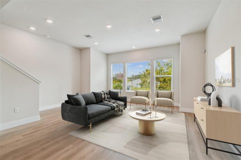 Adosado en venta en Saint Petersburg, Florida, 3 dormitorios, 181.35 m2 № 1866770 - foto 16