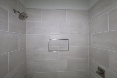 Townhouse in Saint Petersburg, Florida 3 bedrooms, 181.35 sq.m. № 1866770 - photo 11