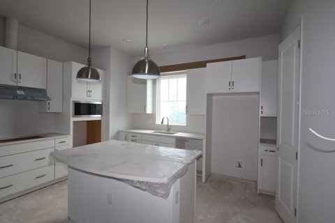 Townhouse in Saint Petersburg, Florida 3 bedrooms, 181.35 sq.m. № 1866770 - photo 8