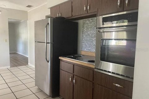 House in Gainesville, Florida 3 bedrooms, 117.89 sq.m. № 2198859 - photo 8