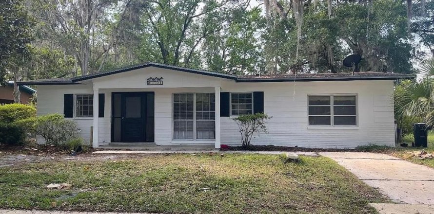 House in Gainesville, Florida 3 bedrooms, 117.89 sq.m. № 2198859