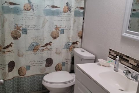 House in New Port Richey, Florida 3 bedrooms, 124.49 sq.m. № 1916247 - photo 6