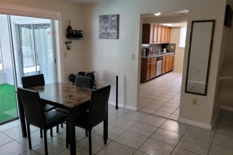 House in New Port Richey, Florida 3 bedrooms, 124.49 sq.m. № 1916247 - photo 8