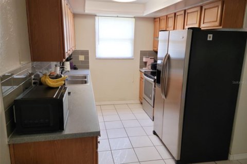 House in New Port Richey, Florida 3 bedrooms, 124.49 sq.m. № 1916247 - photo 11