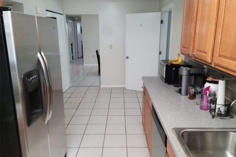 House in New Port Richey, Florida 3 bedrooms, 124.49 sq.m. № 1916247 - photo 15