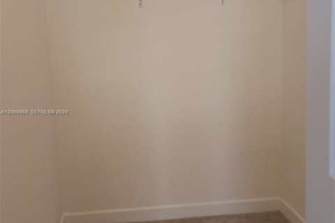 Touwnhouse à louer à Homestead, Floride: 3 chambres, 123.37 m2 № 2295795 - photo 16