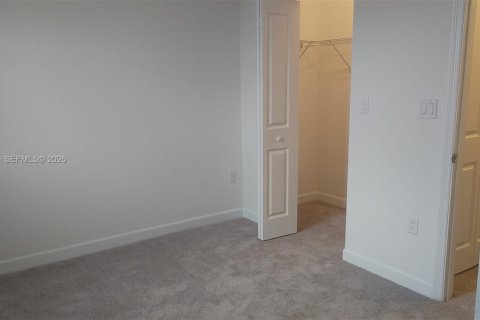 Touwnhouse à louer à Homestead, Floride: 3 chambres, 123.37 m2 № 2295795 - photo 18