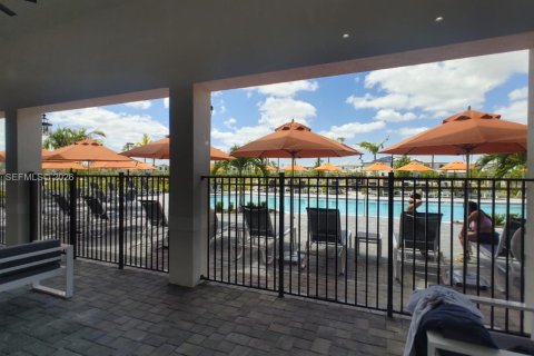 Touwnhouse à louer à Homestead, Floride: 3 chambres, 123.37 m2 № 2295795 - photo 21