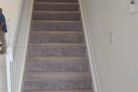 Touwnhouse à louer à Homestead, Floride: 3 chambres, 123.37 m2 № 2295795 - photo 15