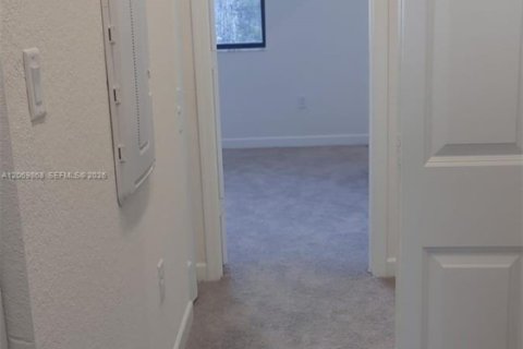 Touwnhouse à louer à Homestead, Floride: 3 chambres, 123.37 m2 № 2295795 - photo 14