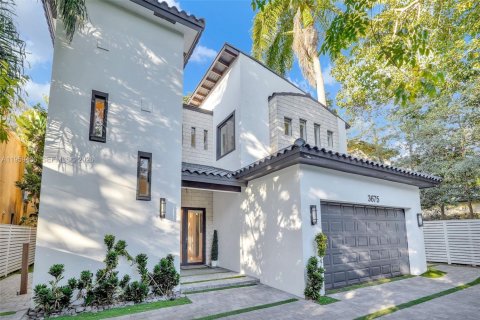 Villa ou maison à vendre à Miami, Floride: 4 chambres, 355.35 m2 № 2026568 - photo 5