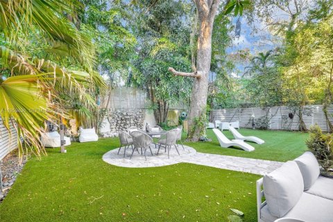 Villa ou maison à vendre à Miami, Floride: 4 chambres, 355.35 m2 № 2026568 - photo 16