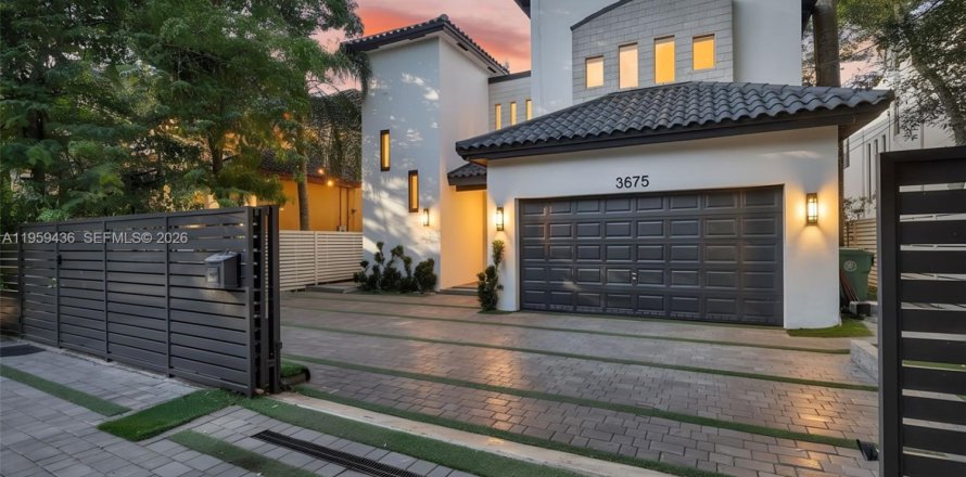 Villa ou maison à Miami, Floride 4 chambres, 355.35 m2 № 2026568