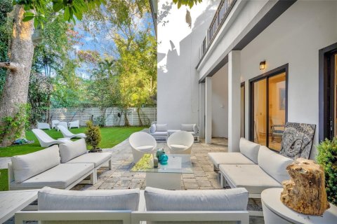 Villa ou maison à vendre à Miami, Floride: 4 chambres, 355.35 m2 № 2026568 - photo 22