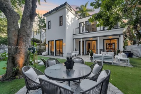 Villa ou maison à vendre à Miami, Floride: 4 chambres, 355.35 m2 № 2026568 - photo 9