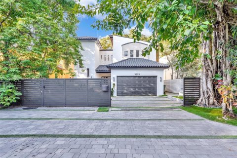 Villa ou maison à vendre à Miami, Floride: 4 chambres, 355.35 m2 № 2026568 - photo 3