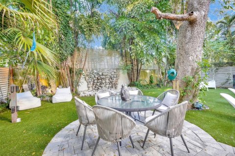 Villa ou maison à vendre à Miami, Floride: 4 chambres, 355.35 m2 № 2026568 - photo 19