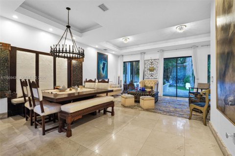 Villa ou maison à vendre à Miami, Floride: 4 chambres, 355.35 m2 № 2026568 - photo 30
