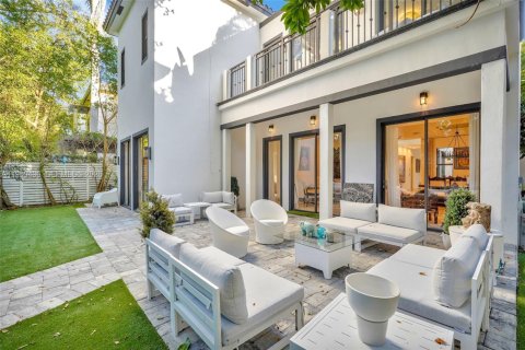 Villa ou maison à vendre à Miami, Floride: 4 chambres, 355.35 m2 № 2026568 - photo 12