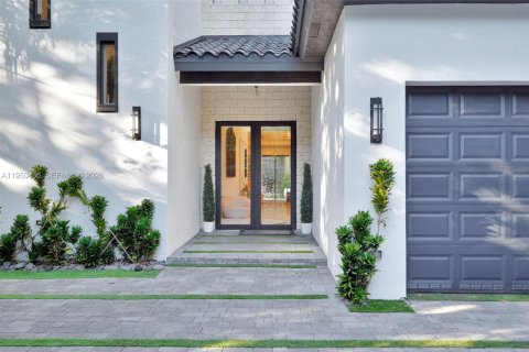 Villa ou maison à vendre à Miami, Floride: 4 chambres, 355.35 m2 № 2026568 - photo 8
