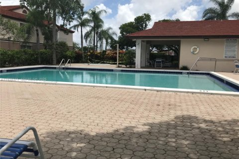 Copropriété à louer à Pembroke Pines, Floride: 1 chambre, 78.32 m2 № 1987318 - photo 16