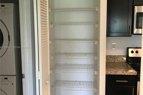 Copropriété à louer à Pembroke Pines, Floride: 1 chambre, 78.32 m2 № 1987318 - photo 8