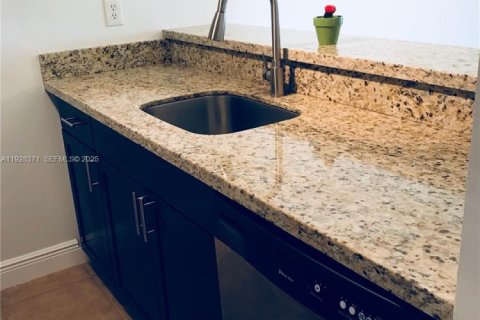 Copropriété à louer à Pembroke Pines, Floride: 1 chambre, 78.32 m2 № 1987318 - photo 7