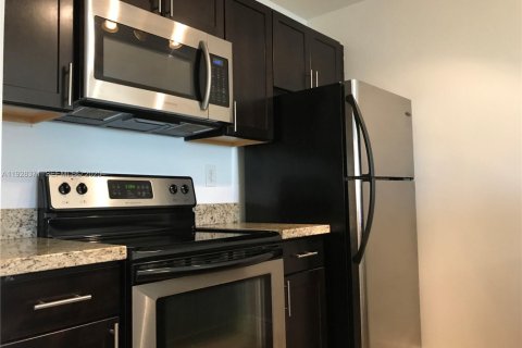 Copropriété à louer à Pembroke Pines, Floride: 1 chambre, 78.32 m2 № 1987318 - photo 5