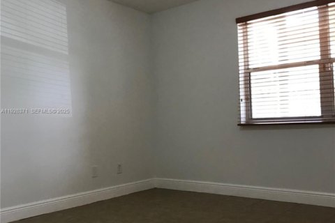 Copropriété à louer à Pembroke Pines, Floride: 1 chambre, 78.32 m2 № 1987318 - photo 12