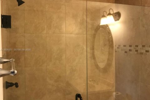 Copropriété à louer à Pembroke Pines, Floride: 1 chambre, 78.32 m2 № 1987318 - photo 10