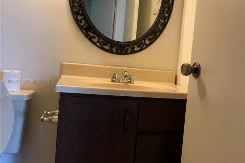Copropriété à louer à Pembroke Pines, Floride: 1 chambre, 78.32 m2 № 1987318 - photo 11