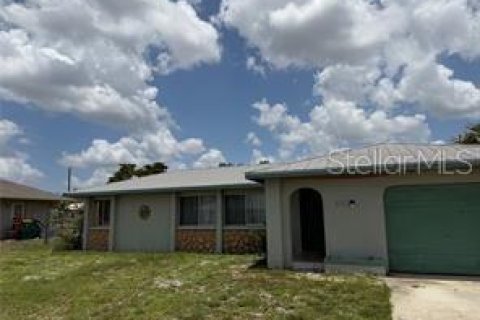 Villa ou maison à Port Charlotte, Floride 2 chambres, 102.56 m2 № 2404764